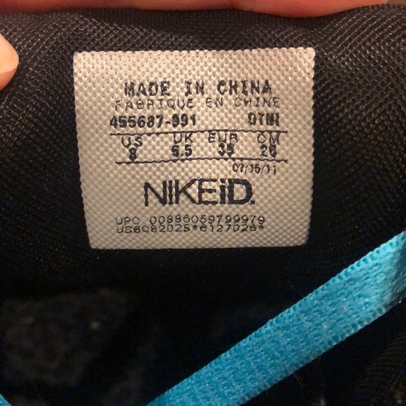 Nike Air Max women’s tennis shoes - Picture 4 of 4